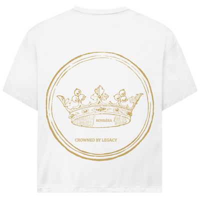 NOVAÉRA Oversize T-Shirt – Bio-Baumwolle & Gold-Backprint „Crowned by Legacy“