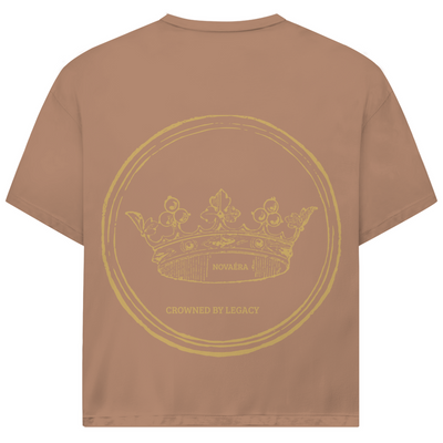 NOVAÉRA Oversize T-Shirt – Bio-Baumwolle & Gold-Backprint „Crowned by Legacy“