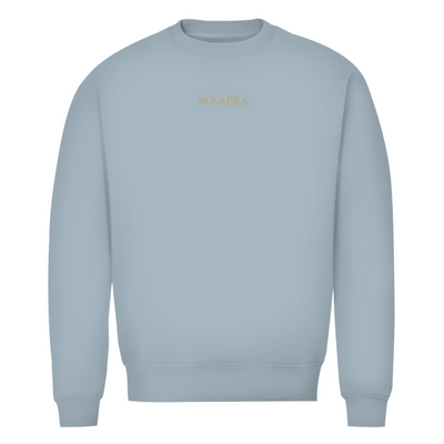 NOVAÉRA Herren Bio Sweatshirt – Premium Qualität & Gold-Backprint „EST. I.V. MMXXV“