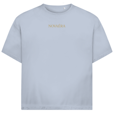 NOVAÉRA Oversize T-Shirt – Bio-Baumwolle & Gold-Backprint „Crowned by Legacy“