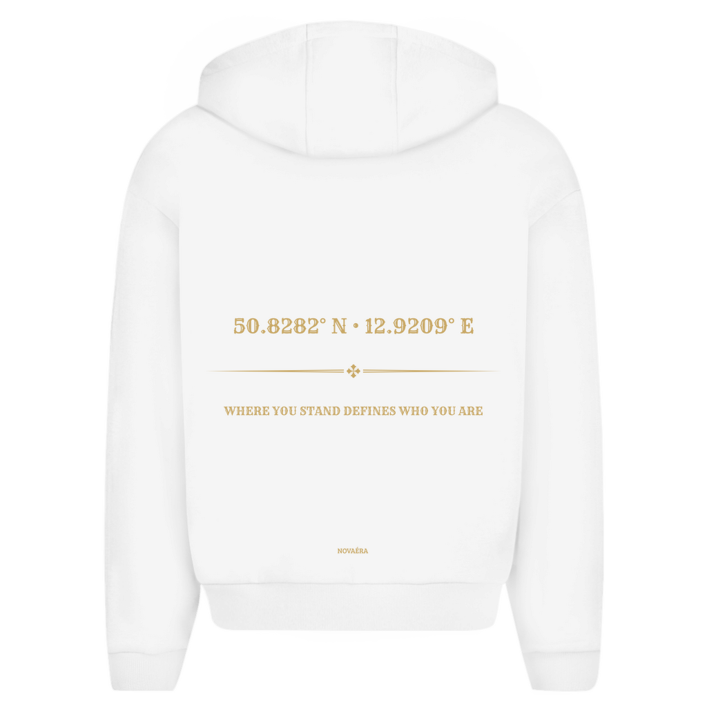 Oversize Zipper Hoodie mit KOORDINATEN Backprint – NOVAÉRA | Hoodie mit Reißverschluss & Statement