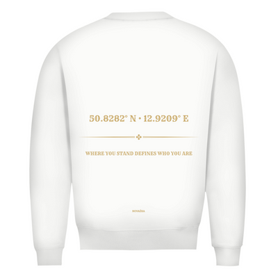 Bio Sweatshirt mit KOORDINATEN Backprint – NOVAÉRA | Premium Fit Rundhals Statement