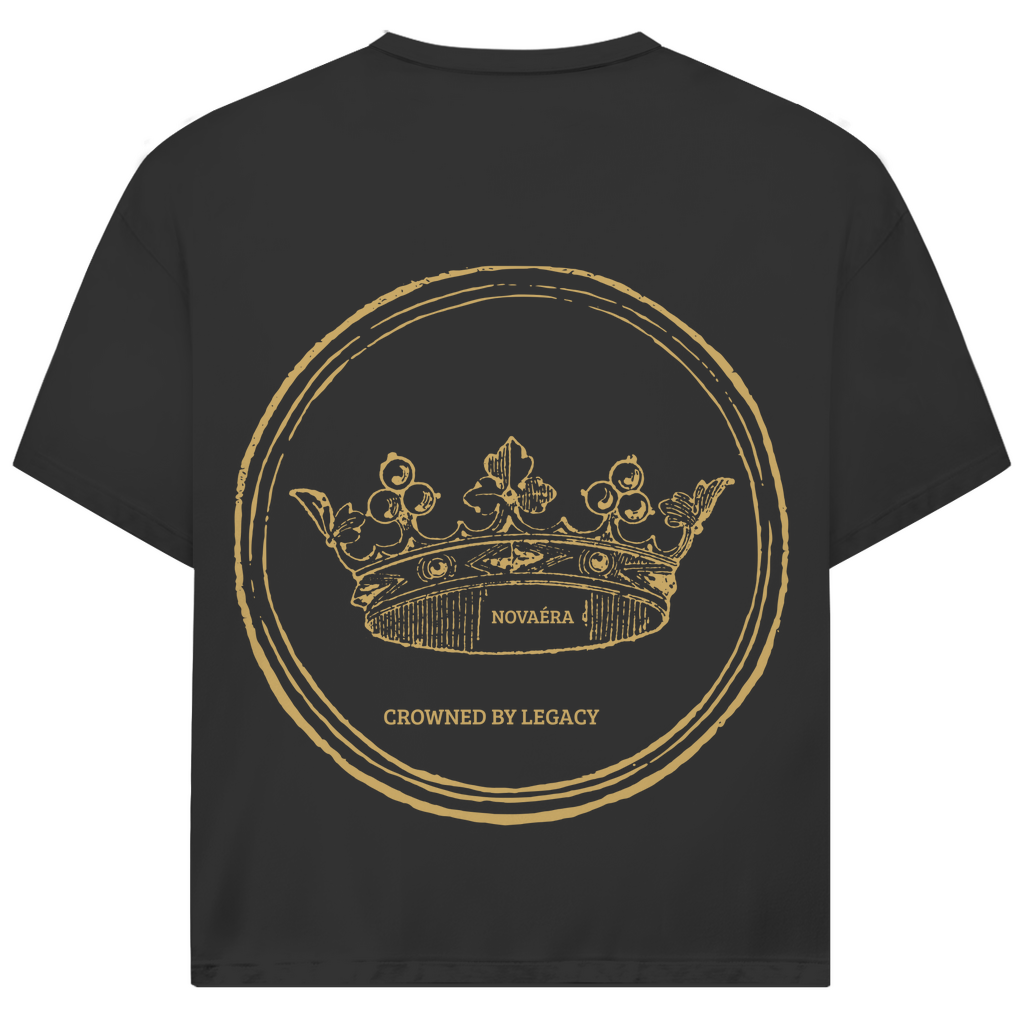 NOVAÉRA Oversize T-Shirt – Bio-Baumwolle & Gold-Backprint „Crowned by Legacy“