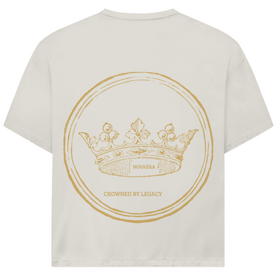 NOVAÉRA Oversize T-Shirt – Bio-Baumwolle & Gold-Backprint „Crowned by Legacy“
